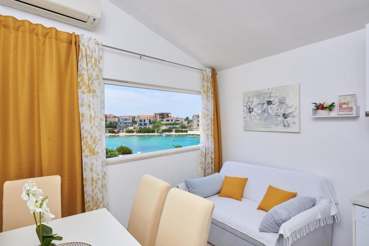Apartments Lumi Rogoznica  Luaran gambar