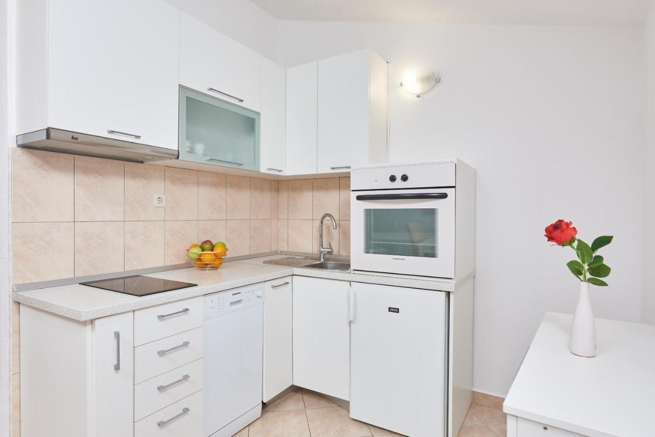 Apartments Lumi Rogoznica  Luaran gambar