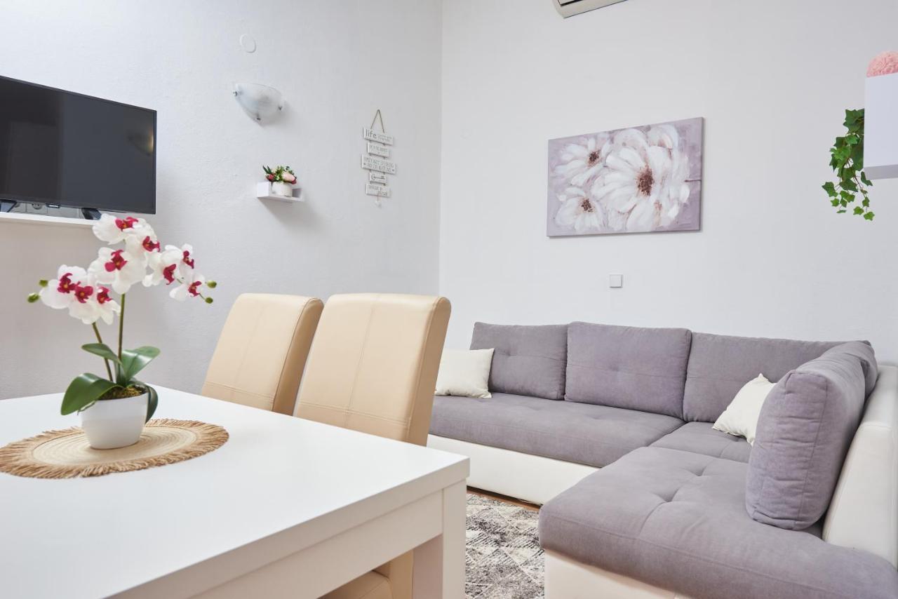 Apartments Lumi Rogoznica  Luaran gambar
