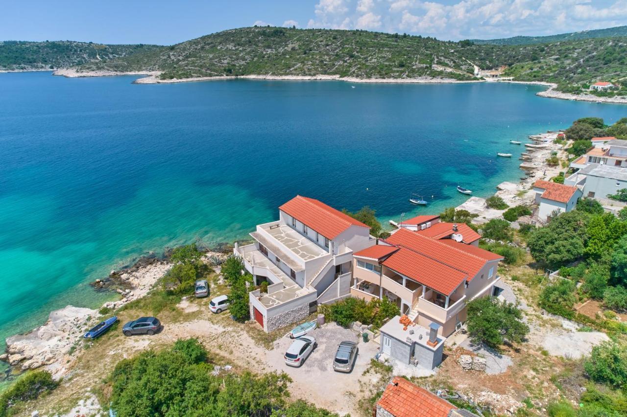 Apartments Lumi Rogoznica  Luaran gambar